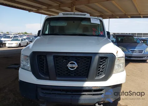 2015 Nissan Nv Cargo Nv2500 Hd S V8 z USA, uszkodzony, nr VIN 1N6AF0KXXFN800813